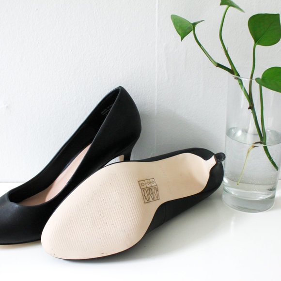 Mid-high heels pumps - Picture 2 of 2